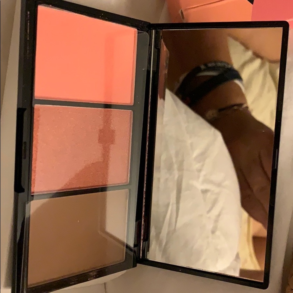 Blush palette